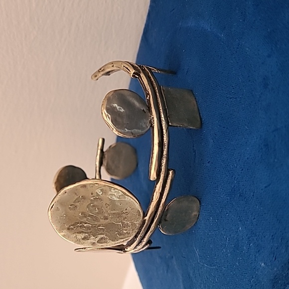EUC Vintage brass cuff - Picture 2 of 5